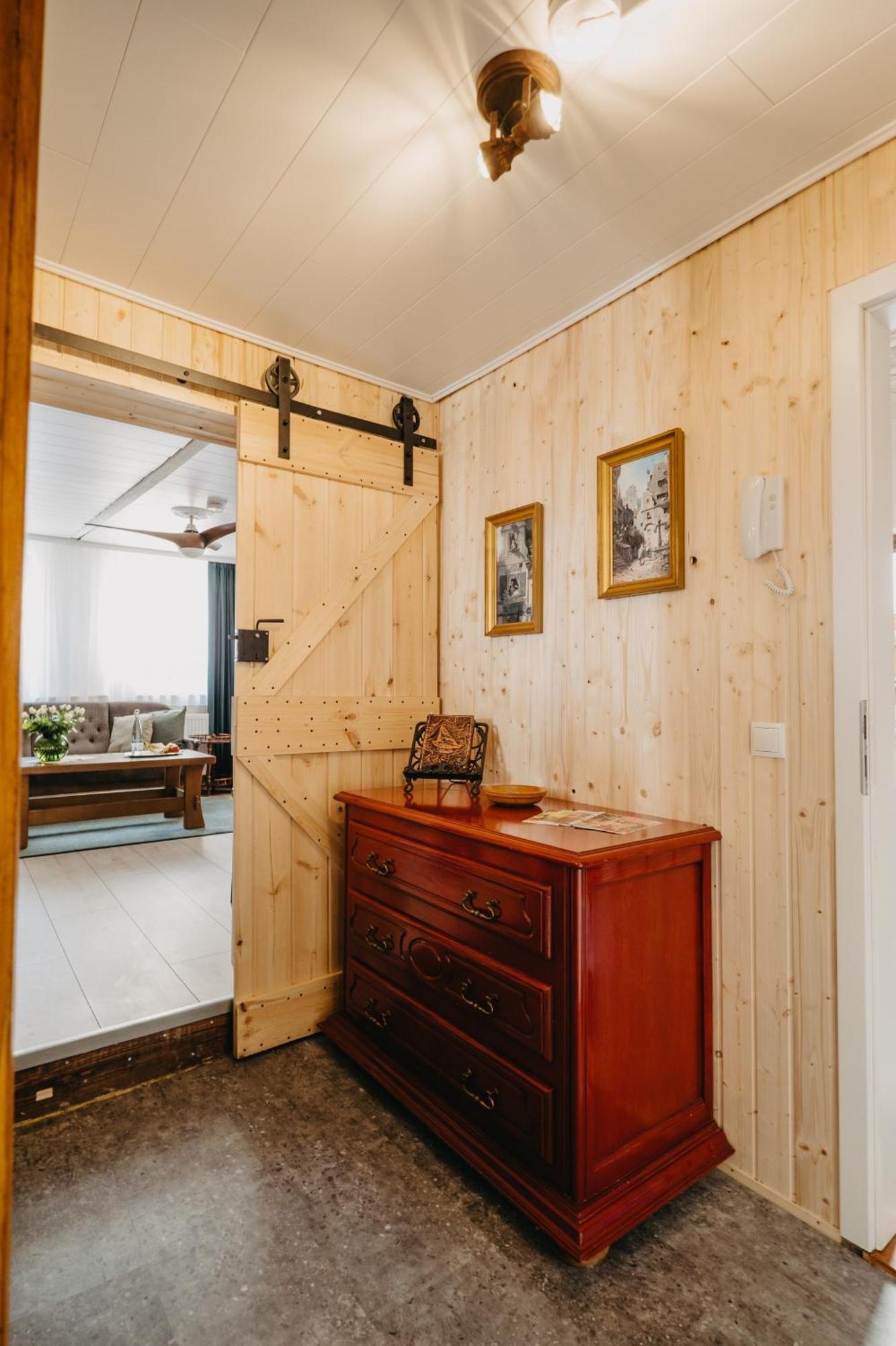 Altes Haeusle Am Waschbach-Weinberg Apartment อีเดินโคเบิน ภายนอก รูปภาพ